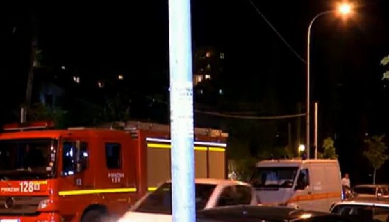 I BIRI TELEFONONTE POR AI S’PËRGJIGJEJ/ Si u gjet i pajetë në banesë Mihal Jani, policia dhe zjarrfikësja hapën derën me forcë
