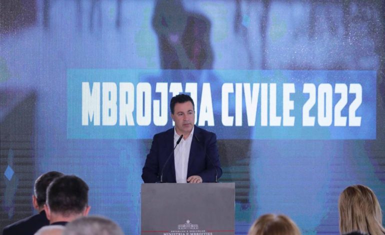 MASAT PËR PËRMBYTJET/ Peleshi takon kryebashkiakët e prefektët: Mbështetje mbi 20 mln dollarë në…