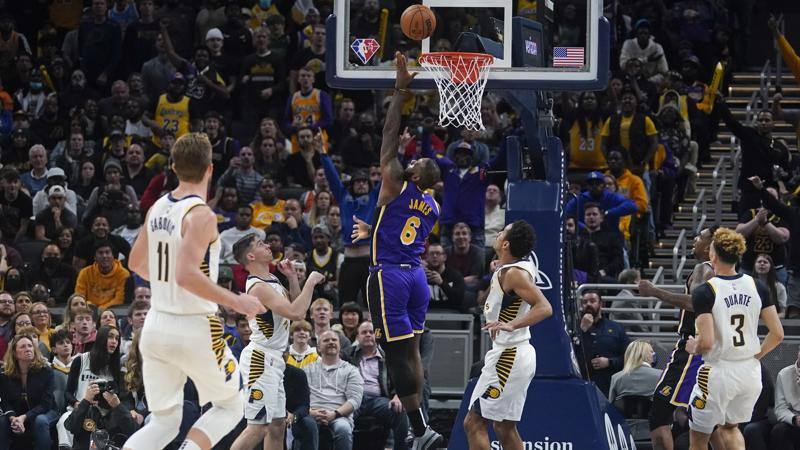 NBA/ Golden State e Brooklyn ruajnë kreun, Lakers triumfon në kohën shtesë