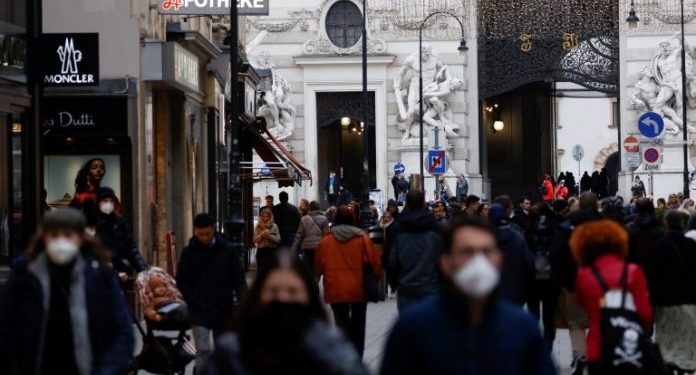 COVID-19/ Austria vuan nga vala e katërt e pandemisë, vendi në “lockdown” total