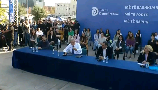 “FOLTORJA” NË TIRANË/ Berisha sulmon Bashën: Po sillet sikur është shkolluar në Korenë e Veriut