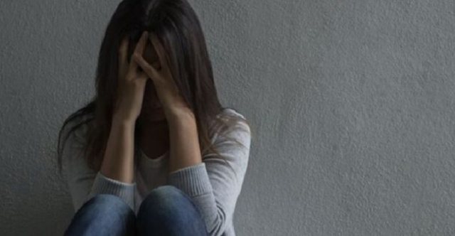 E PAZAKONTË/ Familja denoncon për abuzim seksual 34-vjeçarin, 17-vjeçarja u del kundër. Si nisi lidhja në spital