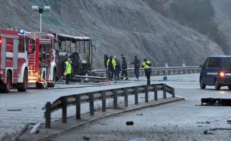 DYSHIMET/ Ekspertët: Shkaku kryesor i tragjedisë në Bullgari s’duhet kërkuar te…