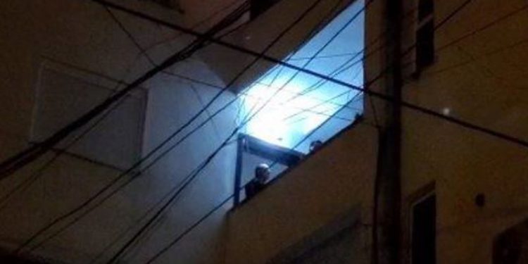 SHPËRTHIMI NË FIER/ Policia: Lënda plasëse jashtë derës së banesës, pronari…