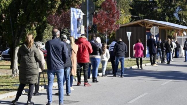 COVID-19/ Sllovakia shpall kufizimet për të pavaksinuarit