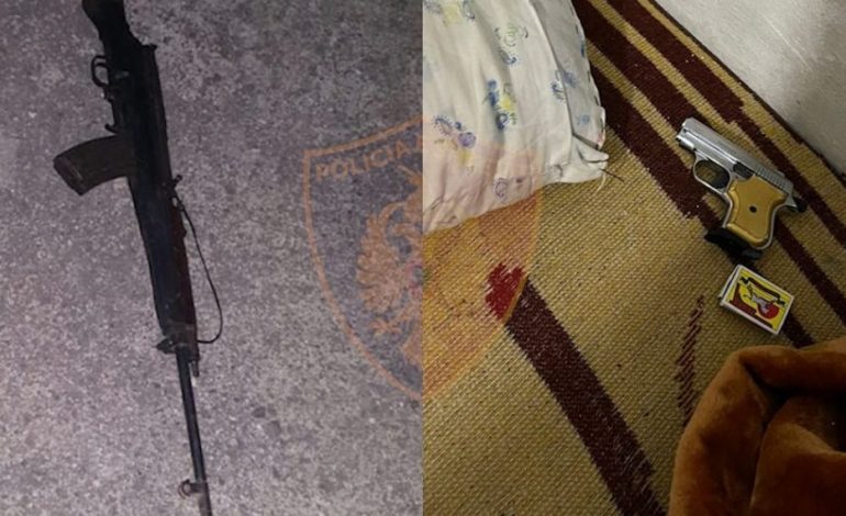 AKUZOHEN PËR ARMËMBAJTJE PA LEJE/ Dy adoleshentë terrorizojnë Kamzën, policia i kap në flagrancë të armatosur me pushkë