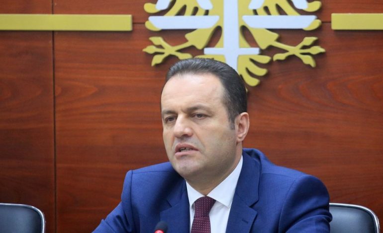 AKUZAT PËR FSHEHJE PASURIE/ Shtyhet vendimi për ish-kryeprokurorin, Adriatik Llalla