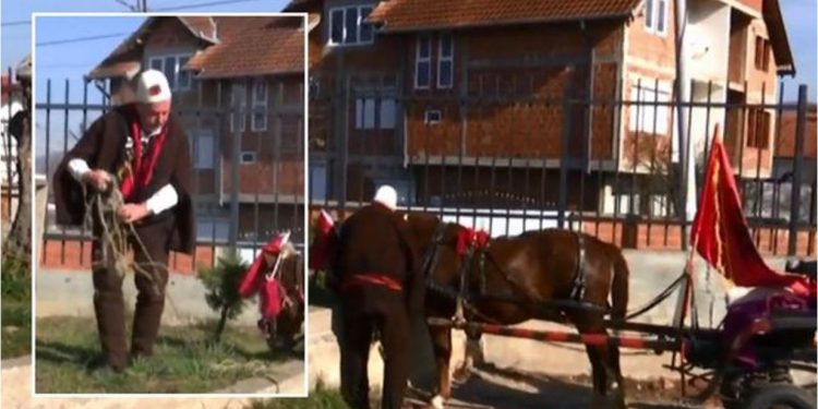 E VEÇANTË/ Qytetari nga Podujeva niset me kalë dhe me flamur kombëtar për të votuar
