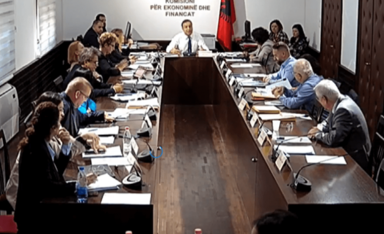DEBAT TE “EKONOMIA”/ Shalsi: Ç’e keni këtë zakon, nuk jeni mësuar të dëgjoni! Spaho: Ngri nivelin…