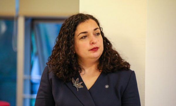 NË TAKIMIN ME METËN/ Presidentja Osmani: Ballkani rrezikohet nga Serbia