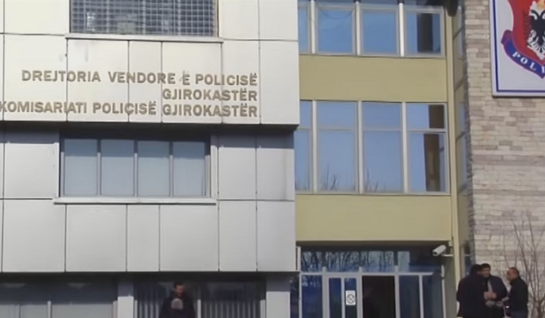 GJIROKASTËR/ Arrestohet 20-vjeçari që tentoi t’i ikte policisë, pak metra më tutje humbi…
