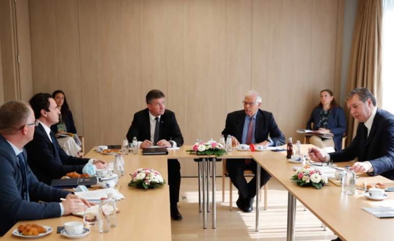 DIALOGU-KOSOVË-SERBI/ Vuçiç: Duam bisedime të shpeshta dhe të shumta me Prishtinën