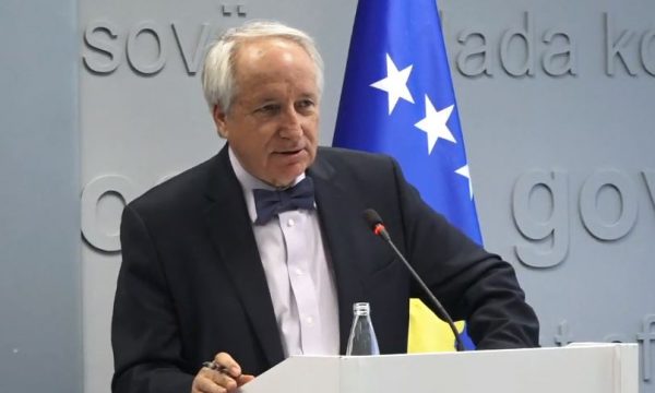 ALBIN KURTI EMËRON MINISTRIN E RI TË SHËNDETËSISË/ Kush është ish-këshilltari shqiptaro-amerikan i Thaçit