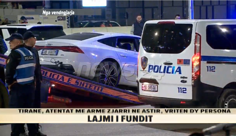 PAMJET/ Makina e bërë “shoshë” nga plumbat, ky është momenti kur “Audi” largohet nga vendngjarja