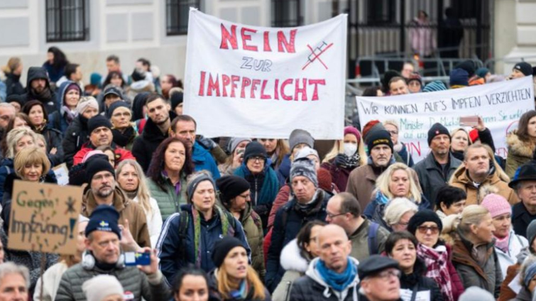MASA TË ASHPRA ANTI-COVID/ Austria do mbyllë në karantinë të gjitë të pavaksinuarit mbi 12-vjeç