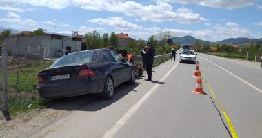 AKSIDENT NË KORÇË/ Dy efektive policie përfundojnë në spital