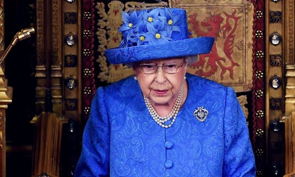 NUK ËSHTË KOLEKSIONIMI I VEPRAVE TË ÇMUARA/ Mbretëresha Elizabet zbulon pasionin e saj të fshehtë