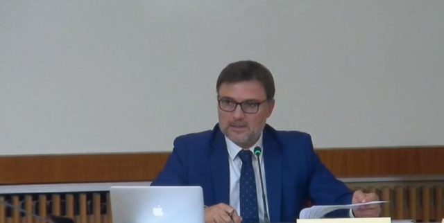 DEBAT TE KOMISONI HETIMOR/ Gogu: Shteti është ngritur në këmbë! Alibeaj: Dy bashki kanë shpërdoruar…