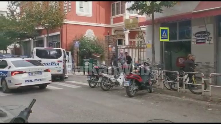 “MË ZURE RRUGËN”/ Zbardhen detaje të reja për sherrin tek shkolla “Fan Noli”, shpallet në kërkim autori (EMRI)