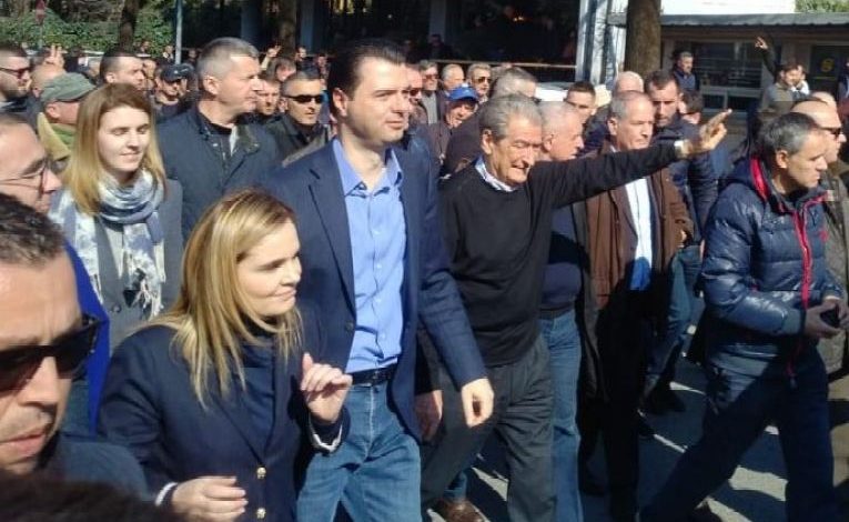 TRONDIT ish-deputeti i PD-së: Në 2017 ka pasur skenar për të vrarë Bashën, Berisha ishte në dijeni