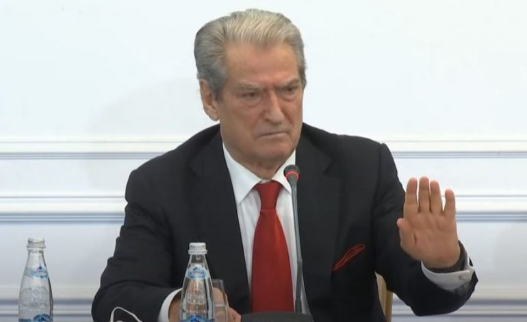 BASHA THA SE DO E PERJASHTOJ/ Reagon Berisha: Kërcënime qesharake, 11 Dhjetori ditëlindje e vërtetë për PD