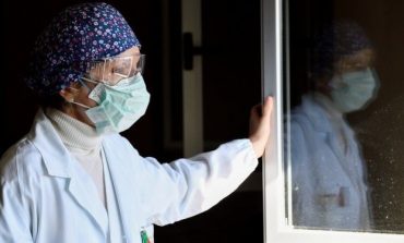 JO NJË HERË, POR TRE/ Gruaja shqiptare "mësohet" me infektimin nga COVID