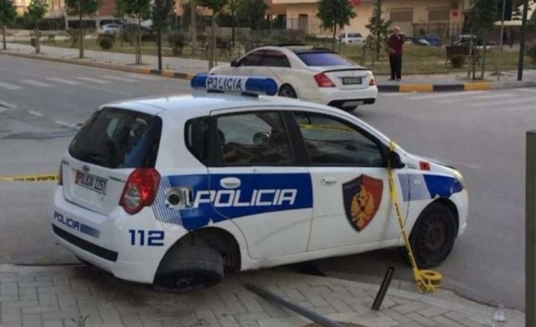 NDODH NË TIRANË/ 25 vjeçari me Benz nuk i bindet Policisë për të ndaluar, qëllon një nga efektivët