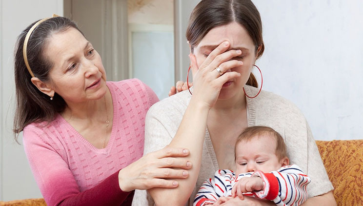 STUDIMI/ Depresioni prek më shumë nënat shtëpiake sesa ato që punojnë
