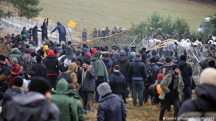 KRIZË MIGRANTËSH NË KUFIJTË E JASHTËM TË BE/ Rritet presioni në kufirin Poloni-Bjellorusi, Lituania do të shpallë gjendjen e jashtëzakonshme