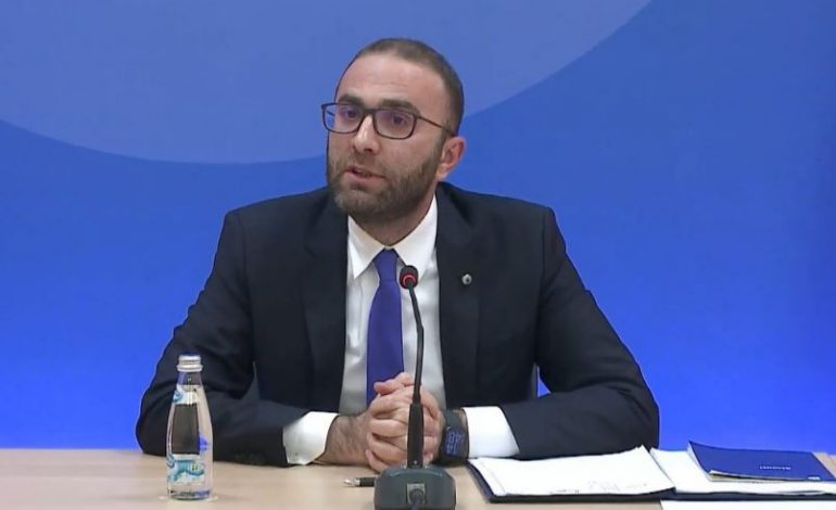 I BËN THIRRJE BERISHËS/ Gaz Bardhi: Nëse i ke firmat, dorëzoji në zyrën e protokollit! Paloka s’ka zyrë