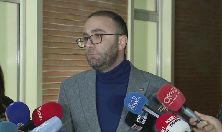 TAKIMI ME KRERËT E DEGËVE/ Bardhi: 5 kryetarë votuan kundër 18 dhjetorit. Frymën e përçarjes e ka përcjellë…
