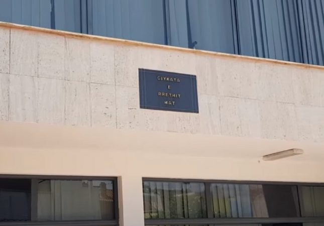 I VETËQUAJTUR “VRASËS ME PAGESË”/ Pas Indrit Dokles lirohet një tjetër anëtar i “bandës së Durrësit” (EMRI)