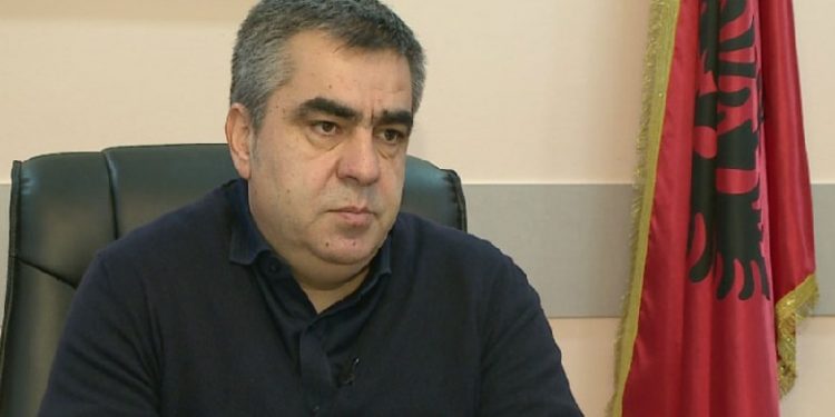 RINOVIM PATENTE DHE RITESTIM/ Gonxhe sqaron arsyet: Dy kategoritë e shoferëve që marrin pjesë në provim