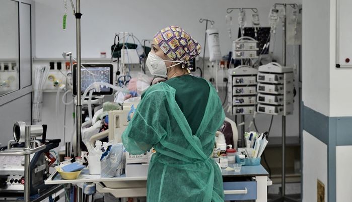 COVID-19 NË GREQI/ Ekspertët paralajmërojnë: Mund të arrijmë deri në 10 mijë raste në ditë