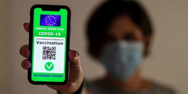 COVID-19/ Cilat janë rregullat për “green pass” në Evropë dhe në mbarë botën