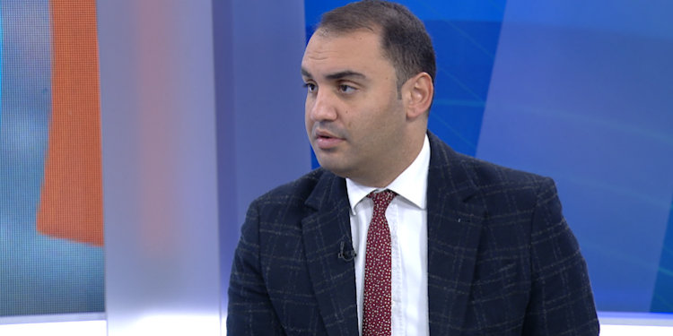 DHA DORËHEQJEN/ Këlliçi zbulon arsyen dhe tregon çfarë do të ndodhë sot në orën 18:00