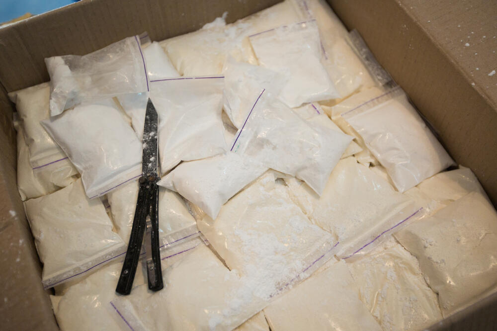 E FUNDIT/ Malazezët kapin makinën me targa shqiptare plotë me kokainë