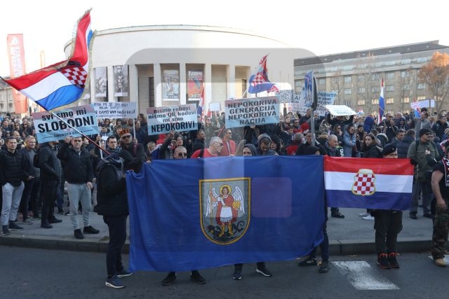 PAS PROTESTAVE NË AUSTRI/ Kroatët marshojnë në Zagreb kundër masave kufizuese ndaj Covid-19