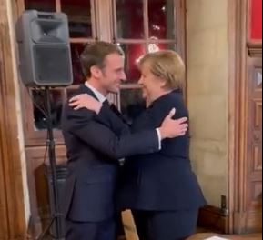MES PËRQAFIMESH TË NGROHTA/ Macron i jep lamtumirën Angela Merkel me një pritje në Paris (VIDEO)