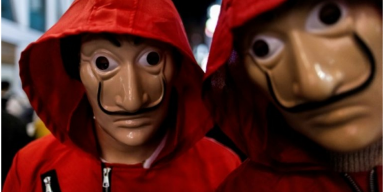 SKENA SI TEK “LA CASA DE PAPEL”/ Si u pengua grabitja e magazinës së arit nga maskat në Kolumbi
