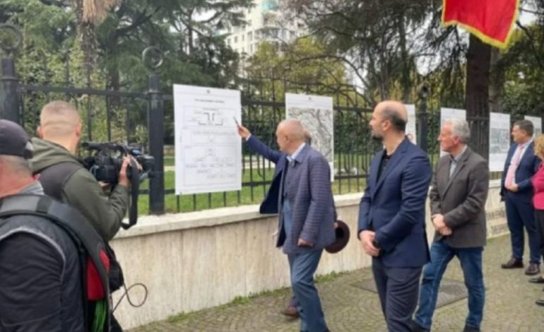 EKSPOZITA PËR ÇAMËT/ Mediat greke: Ambasada e Greqisë në Tiranë i ka kërkuar shpjegime Ilir Metës