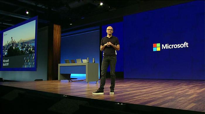 RIKTHEHET NË KRYE! Microsoft kalon Apple si kompania më e pasur në botë