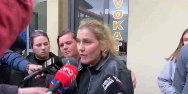 MERR TJETËR KTHESË NGJARJA/ Nëna e Mateos DENONCON në policinë e Fierit, kush është gruaja e dyshuar si bashkëpunëtore