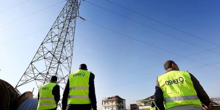 PUNIME NË RRJET/ Kufizime energjie në Tiranë e Krujë gjatë ditës së nesërme