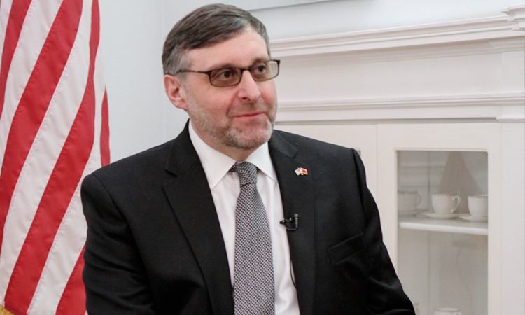 THIRRJE BOSNJES/ Palmer: Shtyni përpara reformën zgjedhore