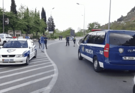 QËLLOI ME THIKË SHOKUN E KLASËS/ Kush është 17-vjeçari problematik në shkollë! Pak muaj më parë…
