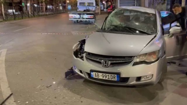 MAKINAT COPASH/ Pamjet e aksidentit të frikshëm në mes të Tiranës që shkaktoi dy viktima (VIDEO)
