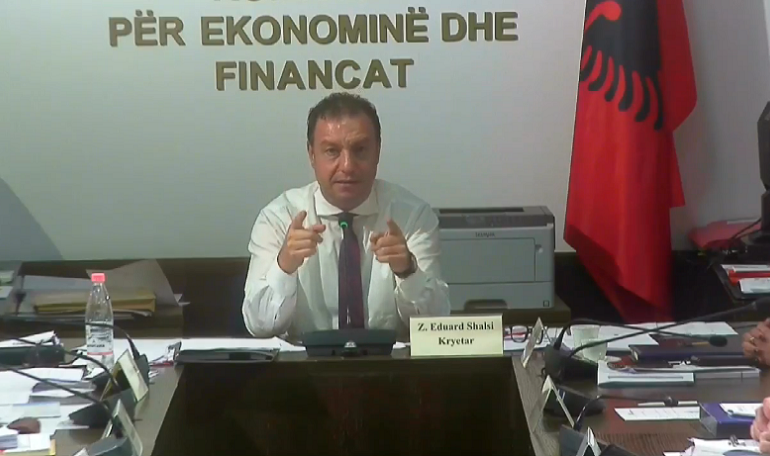 “NUK ËSHTË HAN KËTU…”/ Nevrikoset Shalsi, ndërpret mbledhjen e Komisionit të Ekonomisë sapo flet Braçe