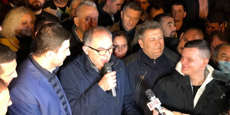 “VETËVENDOSJA” DËSHTON EDHE NË PRIZREN/ Fituesi i PDK: Sot i themi JO korrupsionit!
