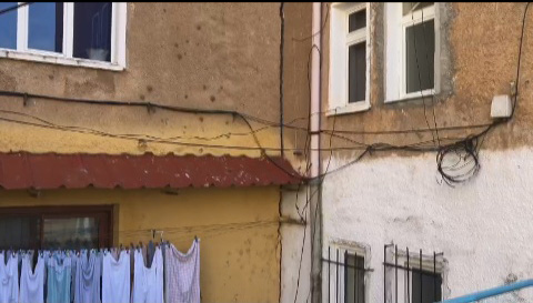 BULQIZA TRONDITET NGA TËRMETET/ 5 lëkundje në pak orë, banorët të frikësuar: Sytë nga Zoti